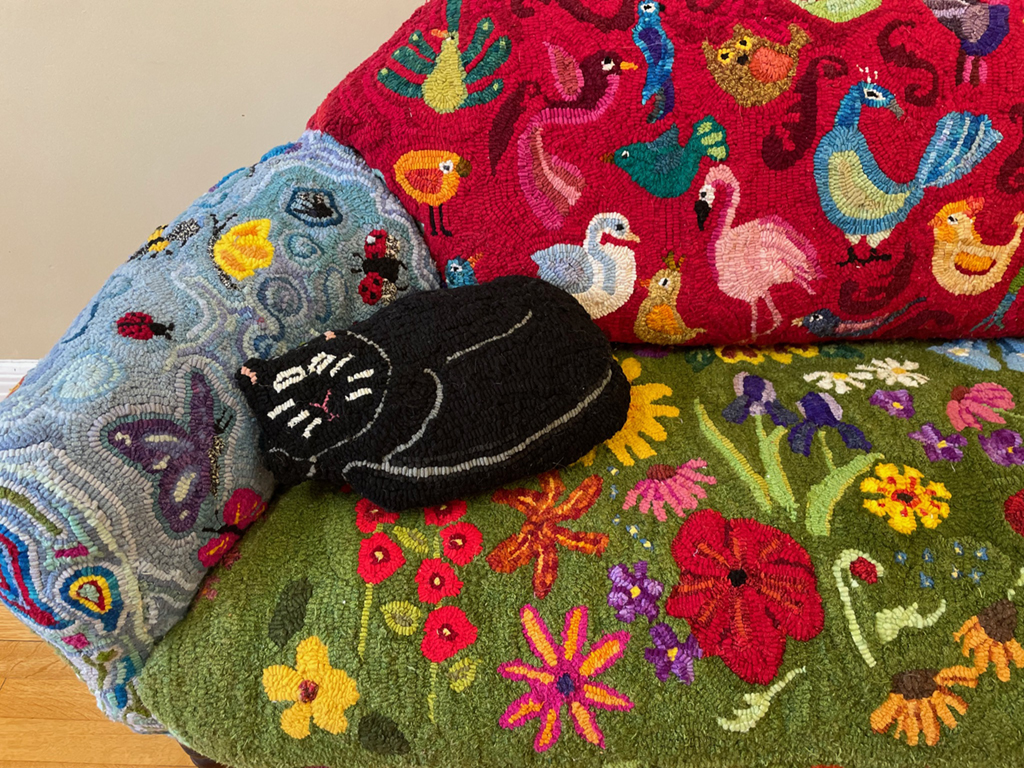 KR_Detail Detail with Cat Cushion.