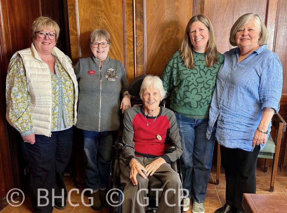 Le comité exécutif 2026/2027. De gauche à droite, Joanne, Janet, Juliet, Erin et Chris